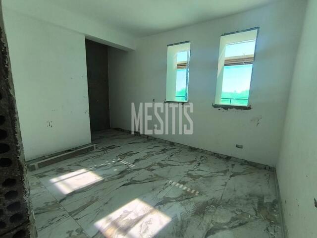 apartment-b6910e05-ab6f-46b9-84f0-a32dfa7ac0e9_Wtr.jpg