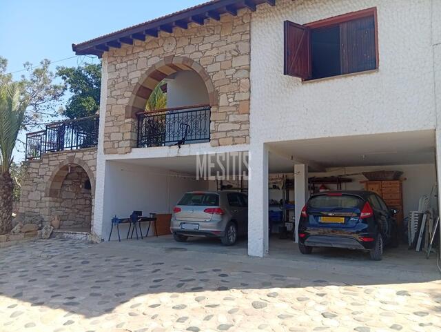 Traditional 4-Bedroom House for Sale in Maroni, Larnaca – photo 1