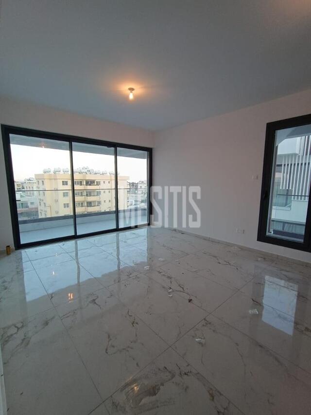 apartment-ce98cf3d-6197-414b-bebb-693712a548ca_Wtr.jpg