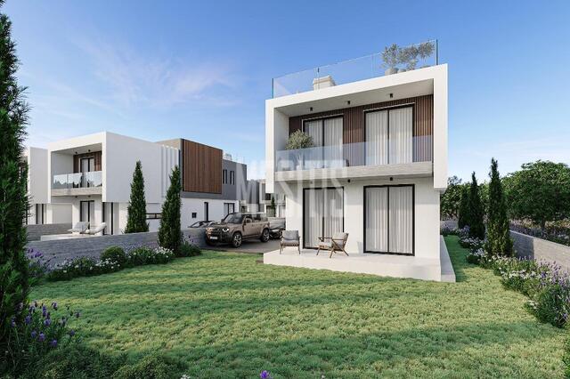 detachedHouse-b6dbf8f6-78bd-446d-89c9-2b7ab3e98f85_Wtr.jpeg