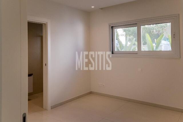 apartment-990eda20-286e-4c38-a2b3-689358ef6ea7_Wtr.jpeg