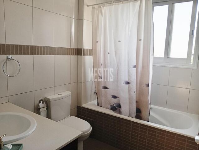 apartment-e04cb2d2-557a-458b-8986-2b9f02112906_Wtr.jpg
