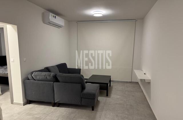 apartment-e6b3a9bf-2772-45c3-b2fd-26441c024492_Wtr.jpg