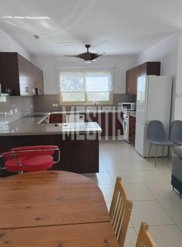detachedHouse-90a33e26-5260-410a-a1eb-12bef259bdbc_Wtr.jpg