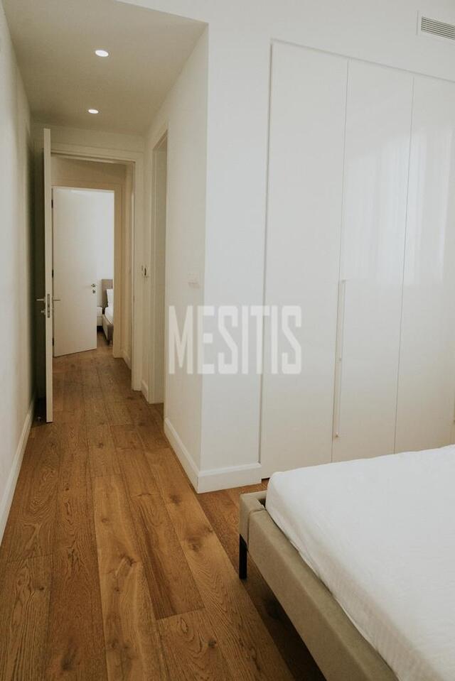 apartment-9cdd3009-6c38-4080-a651-8409a6177e2e_Wtr.jpeg