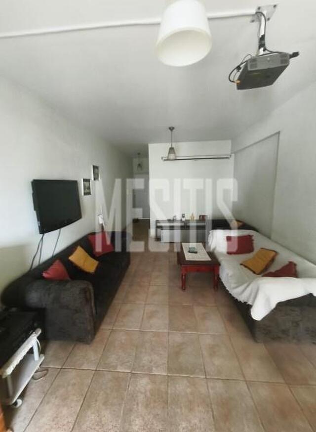 apartment-f1a72478-efe9-4abd-a767-3f473789fff3_Wtr.jpg