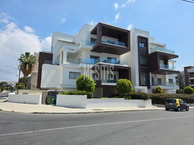 apartment-91c2d4ba-311f-49e3-babf-4eb7260a0925_Wtr.jpg