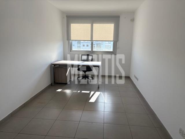 office-3a68edfc-96b6-44a0-8e7a-990ee0553aa9_Wtr.jpg
