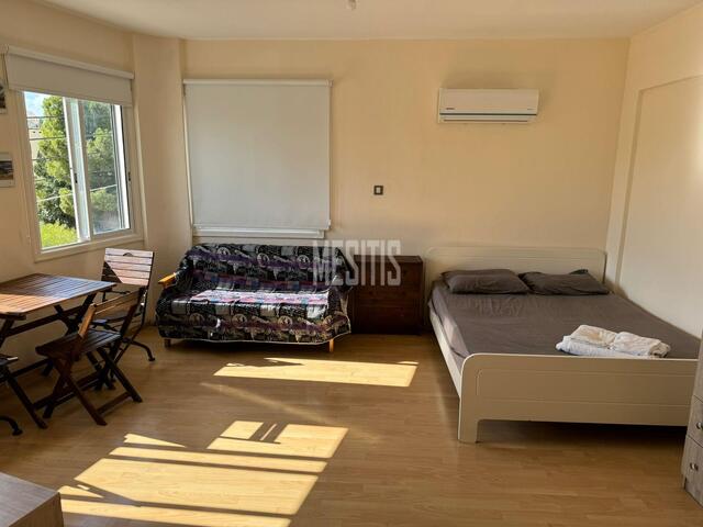 studioLoft-141c7a6a-5c31-47ca-850b-efcff8654597_Wtr.jpg