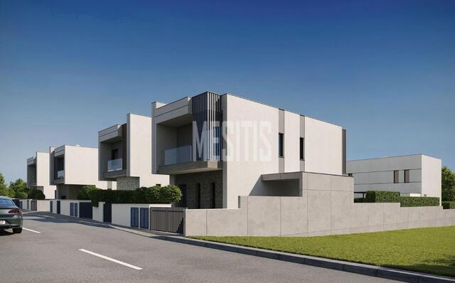 detachedHouse-52d9b119-7229-4021-93bd-2ca34f0de09f_Wtr.jpg