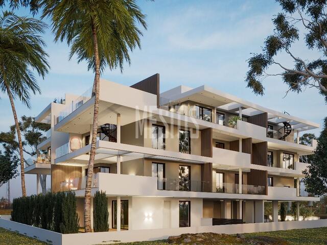 apartment-118284e4-edc9-4b0e-8206-6657b94de143_Wtr.jpeg