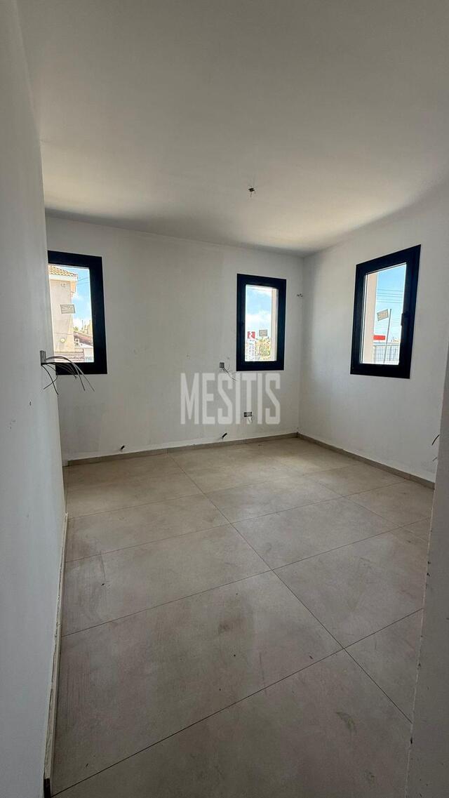 detachedHouse-98df91bb-a2a4-49ee-bbf4-199651e31d4c_Wtr.jpg