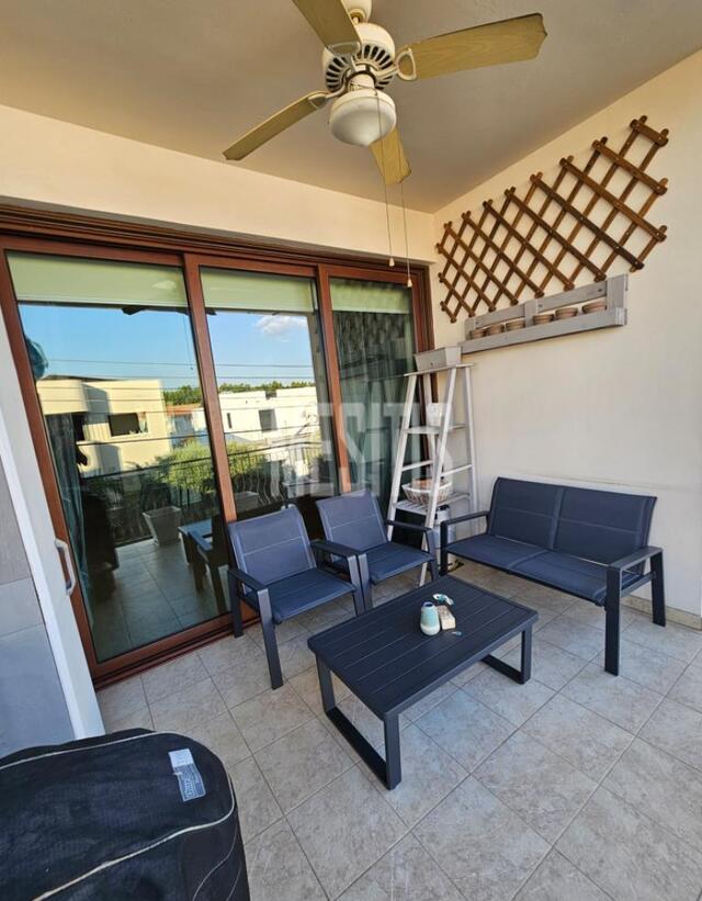 apartment-dca320f9-9f52-4c45-9d9c-b3e70bb36024_Wtr.jpg