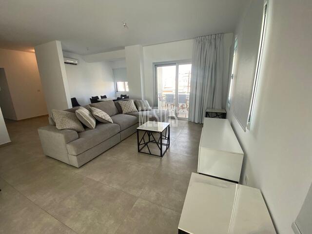 apartment-b5c481f1-4b82-4b18-853d-990472757b78_Wtr.jpeg