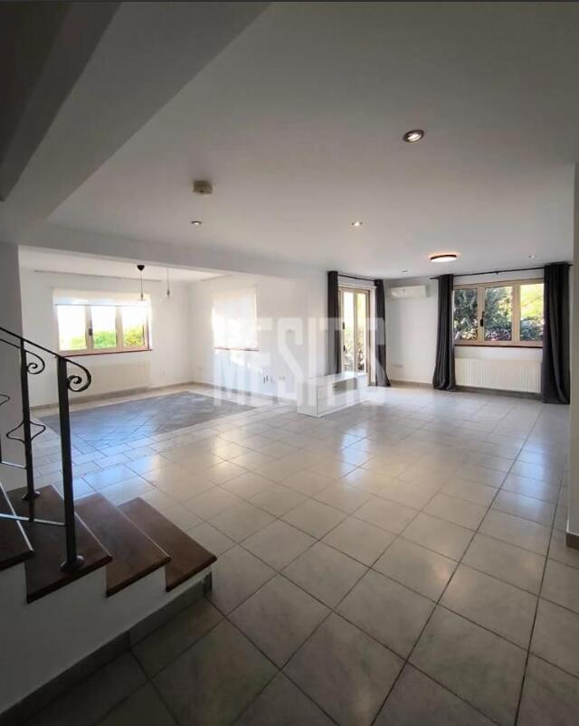 detachedHouse-5b47f16b-0476-41cb-93aa-831445757994_Wtr.jpg