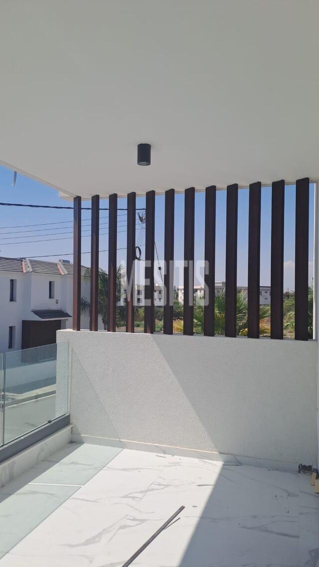 apartment-e3ab422a-158f-4e60-b11e-c6fa69dbe29a_Wtr.jpg