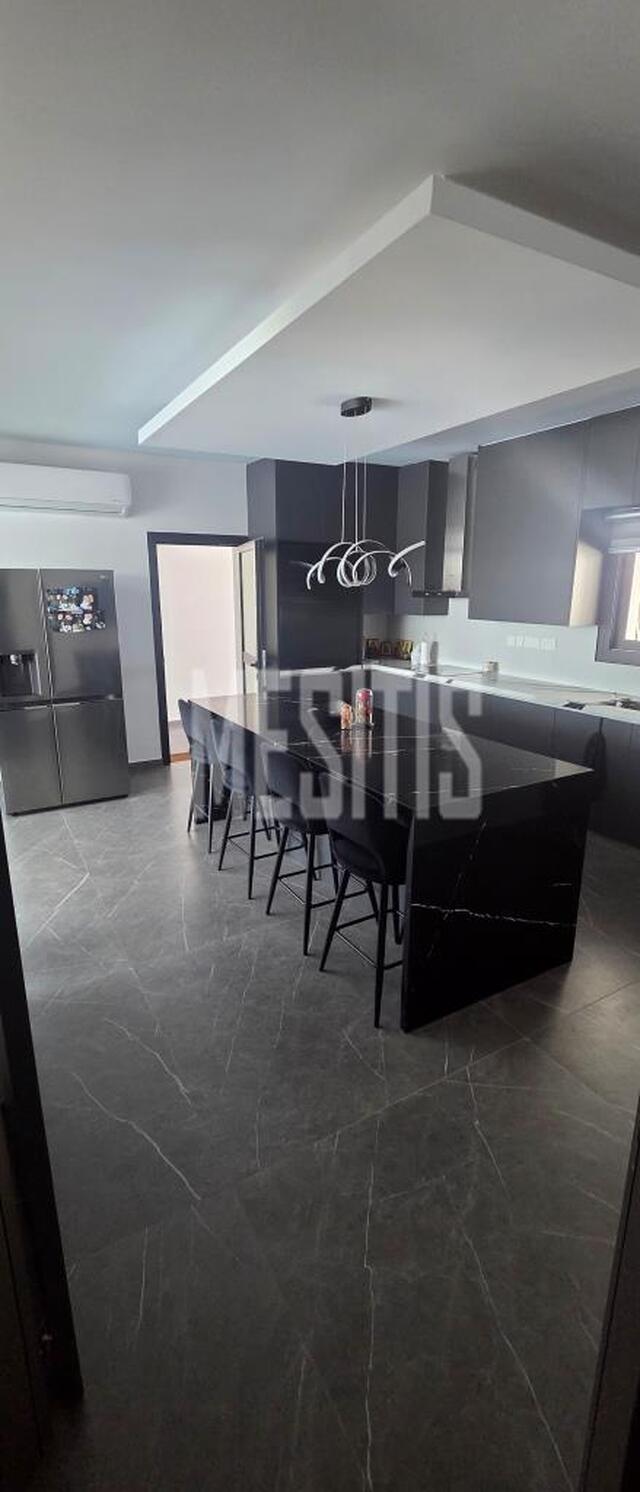 detachedHouse-7593ff18-f0ed-4ded-8346-98eced30fd6b_Wtr.jpg