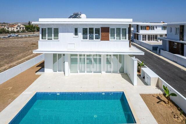 detachedHouse-359c12e6-0b57-418f-aed8-9268f02a06ad_Wtr.jpeg
