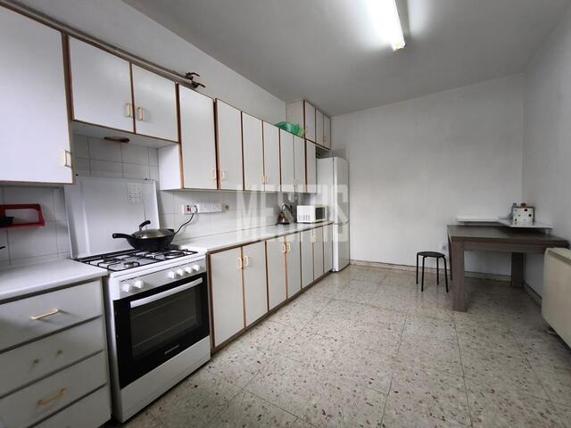 apartment-e28e7c32-32fd-462b-9d2b-5aa153801cc1_Wtr.jpg
