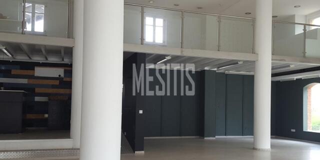 entireBuilding-8c6d95c5-7bbd-4059-afce-87765de70f68_Wtr.jpg