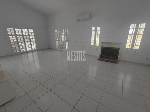 detachedHouse-1fb9d20c-cb6a-480c-8cca-b117e22678bb_Wtr.jpeg