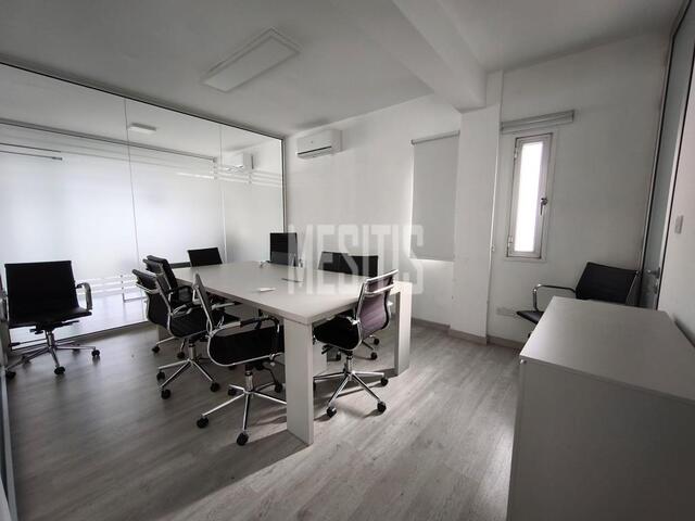 office-5f3fe3a8-5a66-4752-955c-8b3158072224_Wtr.jpg