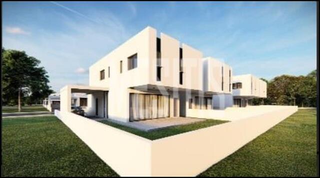 detachedHouse-07f2c60c-5dd5-479d-b3aa-80aa82245aa9_Wtr.jpg