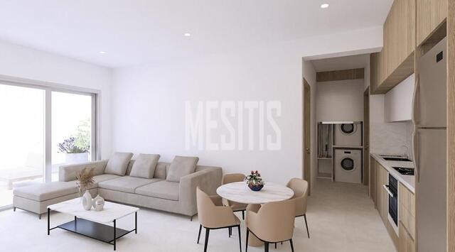 apartment-2b0926c3-8112-4652-8f90-858b3f81bac7_Wtr.jpg