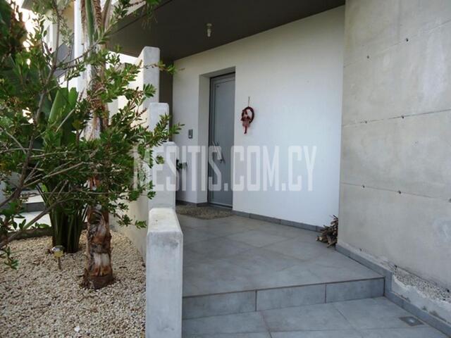 detachedHouse-62bff14a-2743-46cd-9ed0-e7aeef44f9d1_Wtr.jpeg
