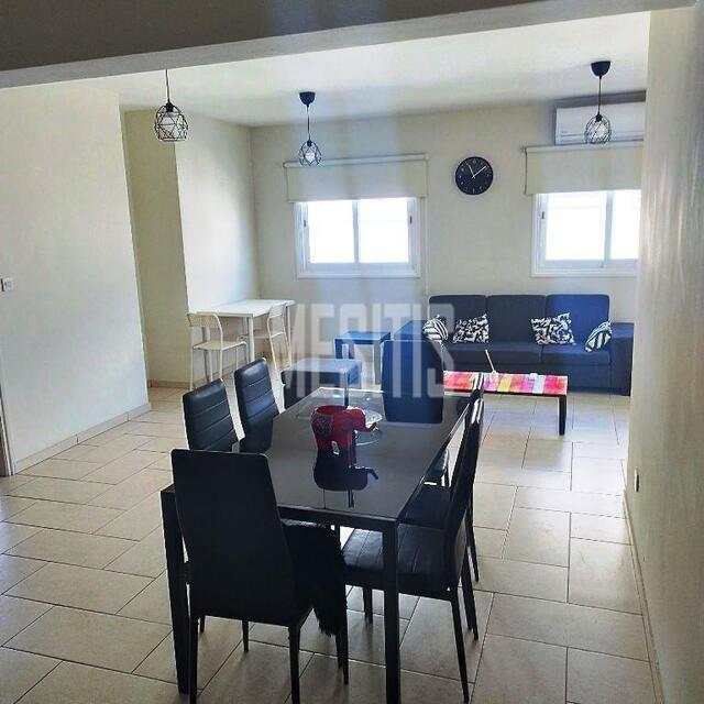 apartment-5257cf6d-049d-4d46-bba1-0a3dd6ead0a8_Wtr.jpg