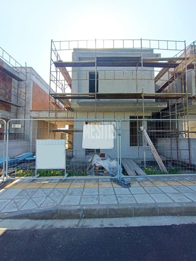 detachedHouse-60c3fa1f-41a9-4d67-8be2-9037486e0764_Wtr.jpg