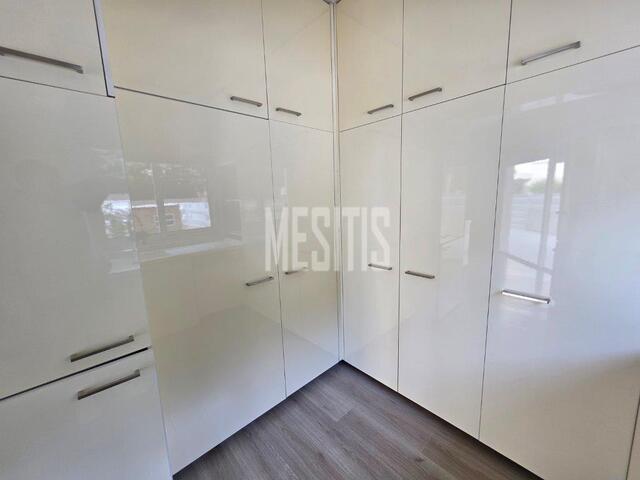 apartment-bbbaee01-5d26-4fe5-8cbd-971fc394d8e1_Wtr.jpg