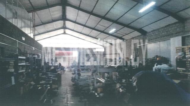 warehouse-5e393a44-86bf-40c6-9a8f-d7d88064b669_Wtr.jpg