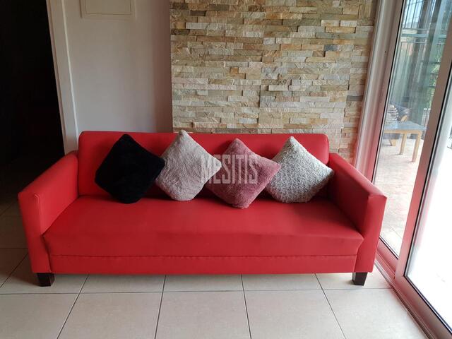detachedHouse-adae4412-90b5-4b34-b7f2-8c43fa57b28a_Wtr.jpg