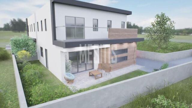 detachedHouse-4716e2b8-4564-45a6-8d2c-27a81ff579da_Wtr.jpeg