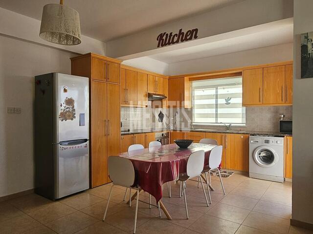 apartment-885ccafb-bb45-4c8d-81c7-024b59093a80_Wtr.jpeg