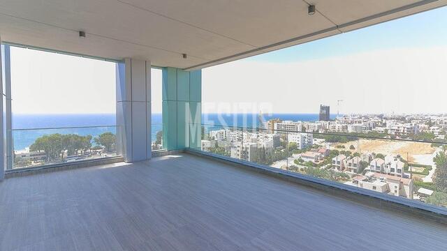 apartment-a1bdb7fb-d899-43ca-985a-e43c2e0998c7_Wtr.jpeg