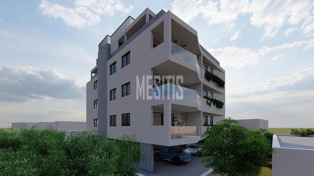 apartment-c942d82e-2c11-42da-8601-639a776963d4_Wtr.jpeg
