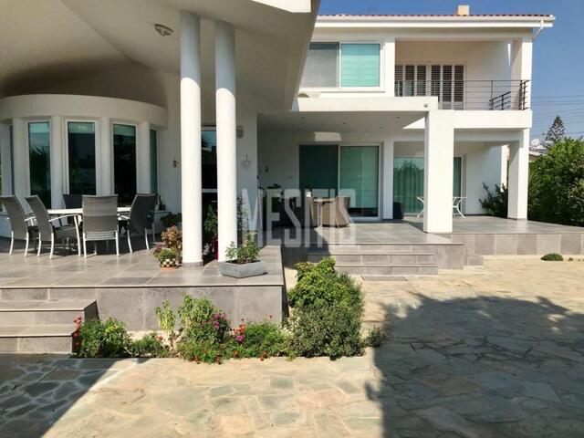 detachedHouse-43cc974e-2b54-456b-896d-090256eccd33_Wtr.jpg