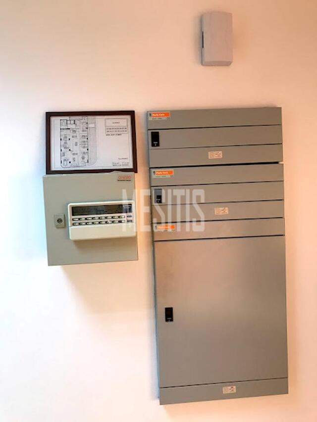 office-4138cdbc-d4f8-4834-8ec7-e52edd3de376_Wtr.jpg