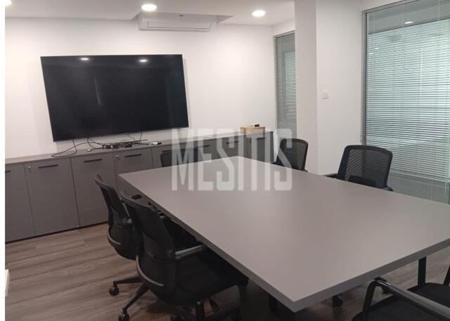office-9897d2cb-637d-4af1-8906-d373b840f75c_Wtr.jpg