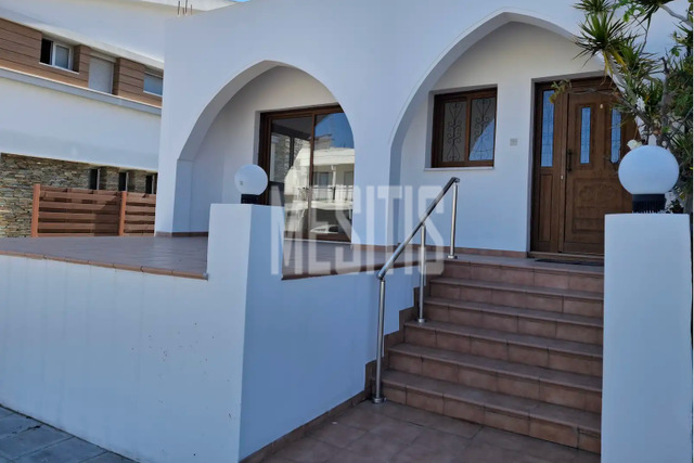 detachedHouse-fc89afef-6e7b-467a-a294-015e017d1d38_Wtr.png