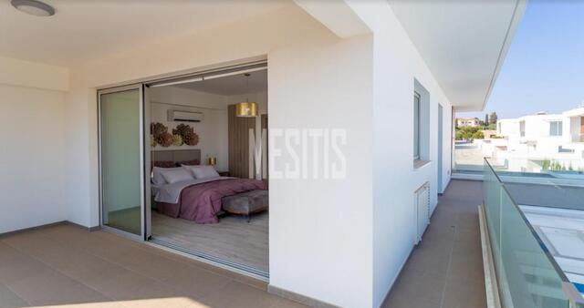 detachedHouse-56151a2c-0b26-40e2-afda-94dd331ffb42_Wtr.jpeg