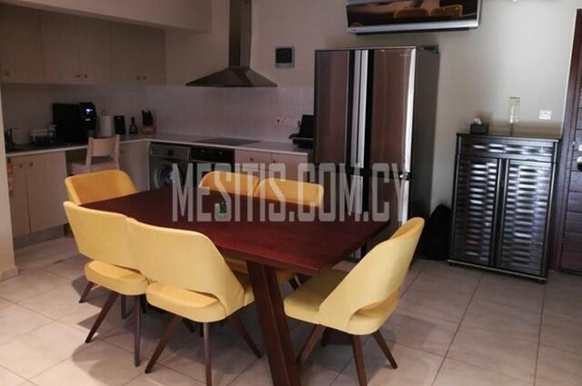 apartment-97210405-65f4-43d4-9790-1f734df80130_Wtr.jpeg