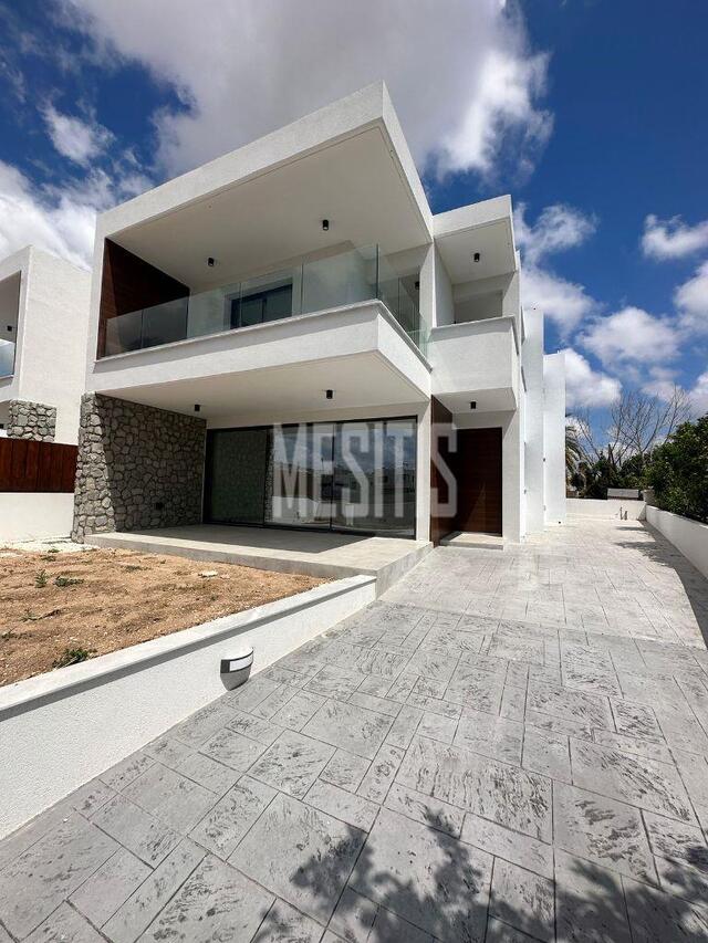 detachedHouse-01f08479-e1f9-4c14-99d4-0d4be0bdce5a_Wtr.jpg
