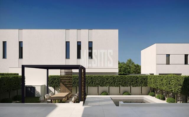 detachedHouse-0fdaf4c7-8999-4d81-bd68-d2b3e584dc72_Wtr.jpg