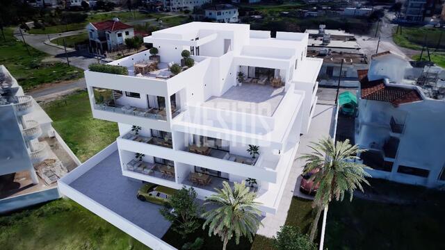 apartment-d01af525-7e46-41c1-bc73-ba8ec71889b9_Wtr.jpg