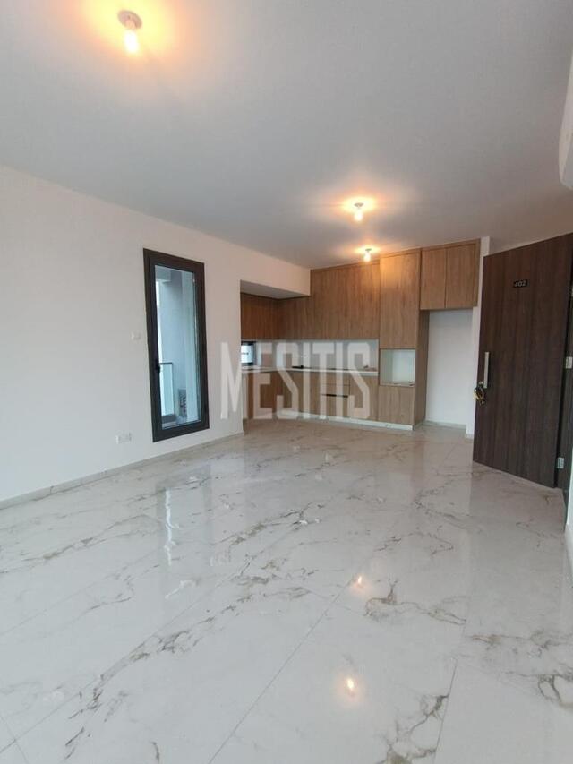 apartment-19db3513-119c-4a3b-82bb-275dab1c31b3_Wtr.jpg