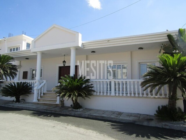 detachedHouse-7e6797e7-5e42-4660-be6c-cc5dc6fe8daa_Wtr.jpg