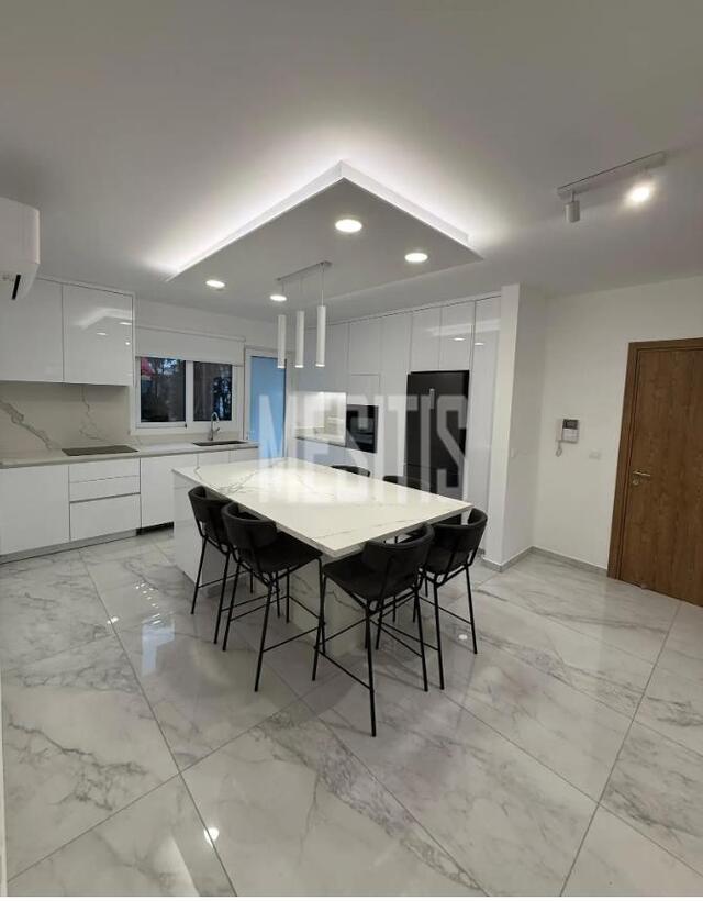 apartment-f39d0ab1-667a-4a94-9b16-ad3d78af5f7e_Wtr.jpg